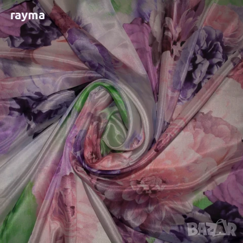 Плат Valentino сатениран копринен шифон принт цветя, снимка 4 - Рокли - 50985740