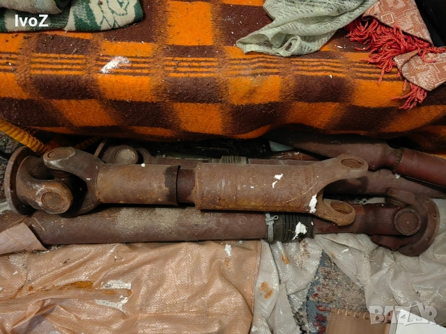 Продавам кардани за камион IFA