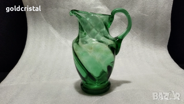 Стара стъклена кана 