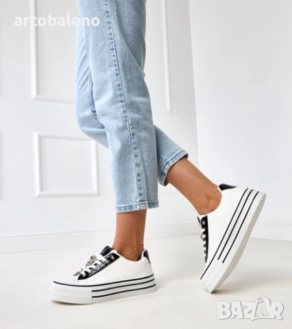 Дамски маратонки на платформа, украсени с пеперуда Aviara, снимка 3 - Маратонки - 51547328