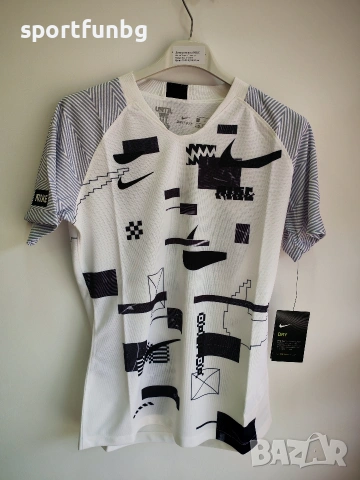 Дамска тениска Nike Dry History Month, снимка 7 - Тениски - 53870906