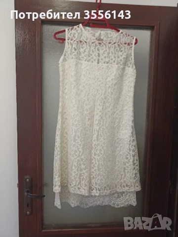 Рокля с дантела