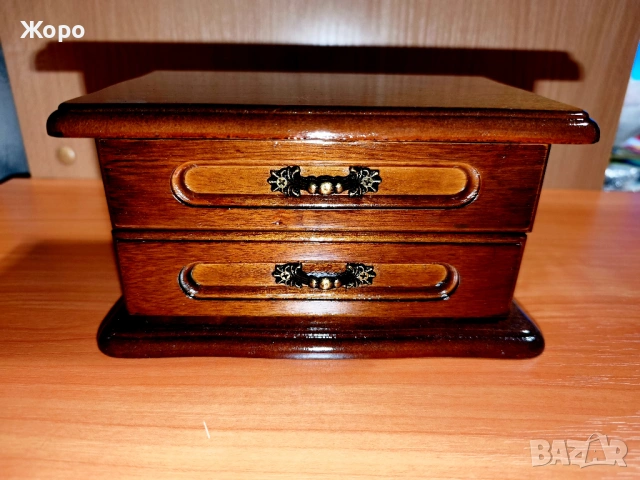 Ретро кутия за бижута