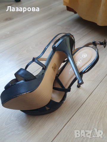 Обувки , снимка 2 - Дамски обувки на ток - 45047785