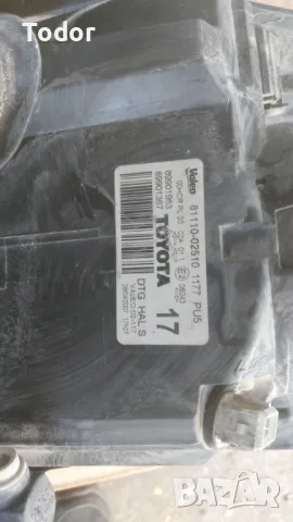 десен фар Toyota Auris, снимка 3 - Части - 50218791