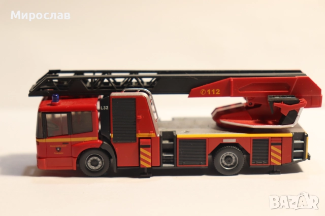 HERPA?? 1:87 H0 MERCEDES ПОЖАРНА КАМИОН МОДЕЛ КОЛИЧКА