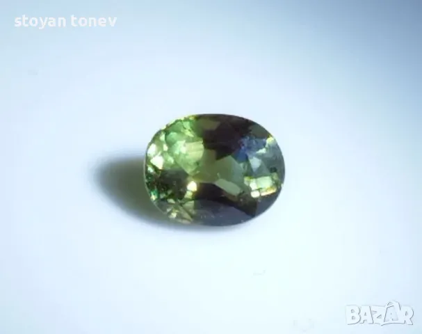 Рядък естествен Александрит с VS чистота - 0.98кт.! Сертифициран! Нов!, снимка 9 - Други - 49501283