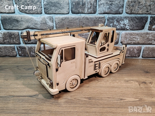 Дървен модел на камион – Кран / Автокран – Craft Camp, снимка 2 - Коли, камиони, мотори, писти - 52774893