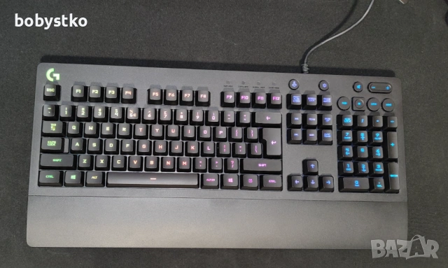 Геймърска клавиатура Logitech G213