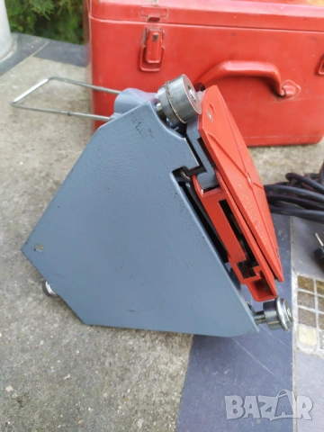 Mafell KFU 1000 - машина , фреза за фуги на подови настилки, снимка 6 - Циркуляри - 53877432