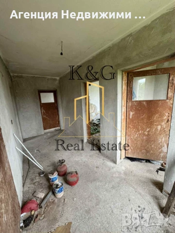 Двуетажна тухлена на плоча  къща в с. Дряновец, снимка 6 - Къщи - 51103042