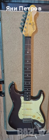 Vintage V6 Thomas Blug Strat електрическа китара