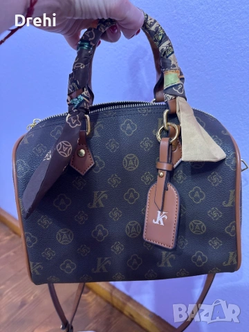 Дамска чанта , снимка 4 - Чанти - 54078760