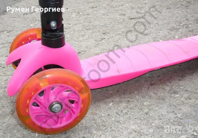 Употребявана детска тротинетка Ronny – розова, снимка 4 - Детски велосипеди, триколки и коли - 50027076