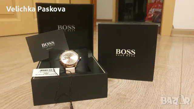 Дамски часовник HUGO BOSS, снимка 2 - Смарт гривни - 48060853