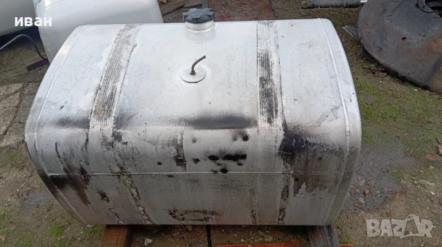 Резервоари от Ивеко и Мерцедес , снимка 4 - Камиони - 52080444