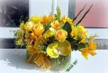 Икебана за маса в жълт цвят, снимка 2