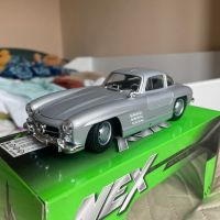 Mercedes 300 SL - Welly - 1:24, снимка 3 - Коли, камиони, мотори, писти - 45304076