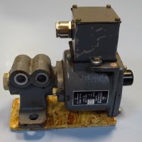 пневматичен разпределител VEB Metallwerk EV 80 directional valve 48VDC, снимка 2 - Резервни части за машини - 45143969