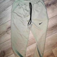 Nike долнище в зелено, снимка 1 - Спортни екипи - 44943471