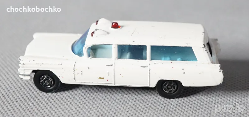 Matchbox UK Cadillac Стара метална играчка модел количка линейка, снимка 1