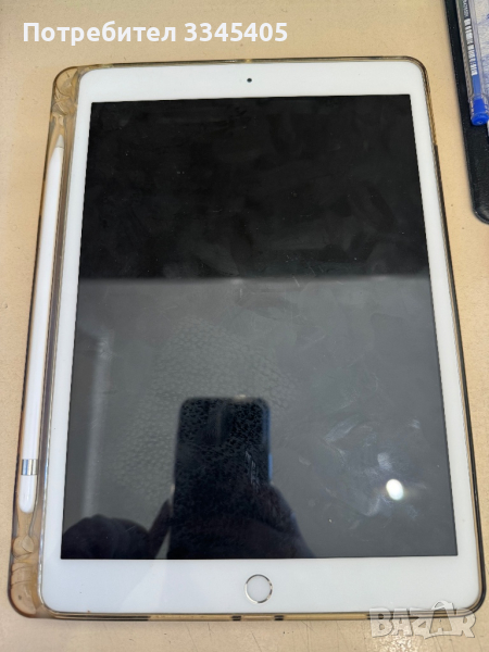 iPad сребрист, снимка 1