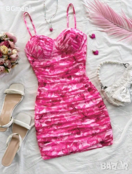 Розова рокля с цветя и презрамки мрежеста нежна и романтична размер М, снимка 1