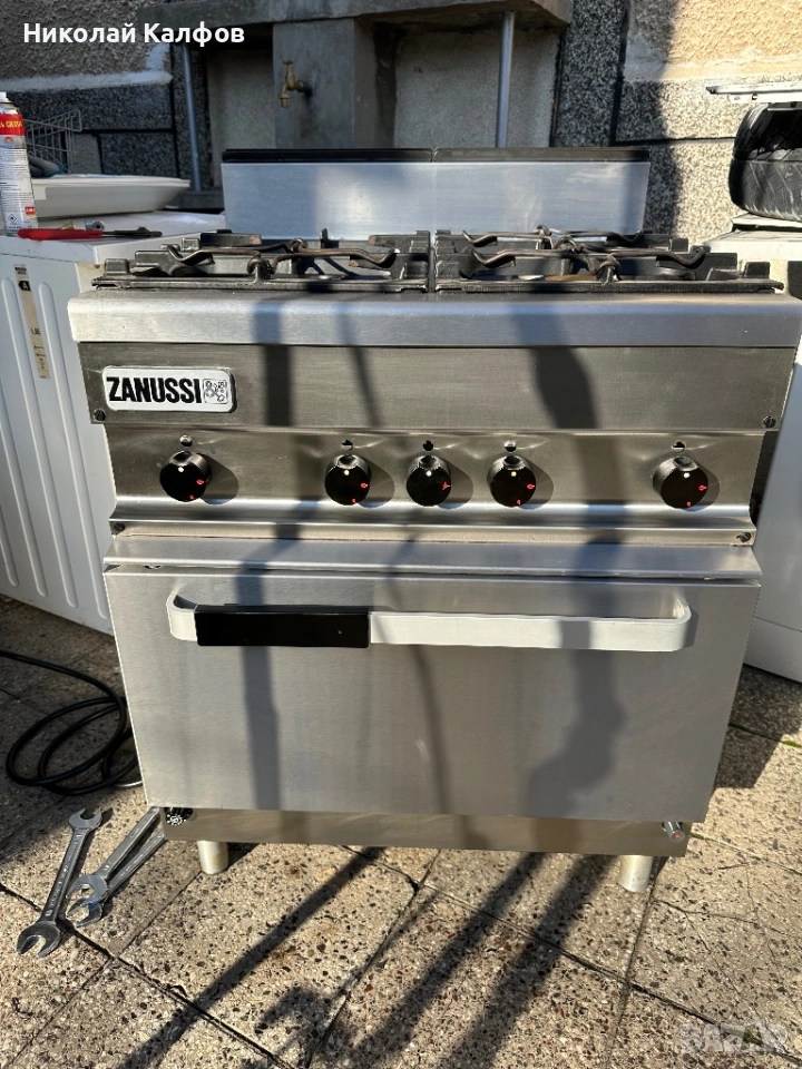Професионална газова печка Зануси/Zanussi, снимка 1