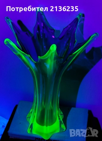 Мурано ваза от ураново стъкло – 28 см, снимка 5 - Антикварни и старинни предмети - 51946809