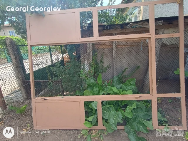 входна желязна рамка с врата 