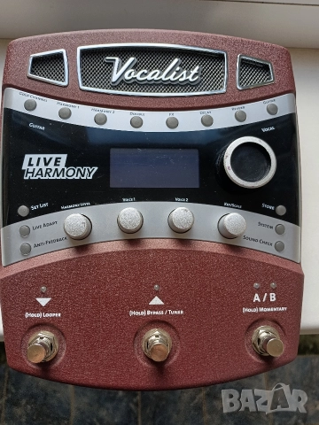 продавам вокален процесор digitech live harmony