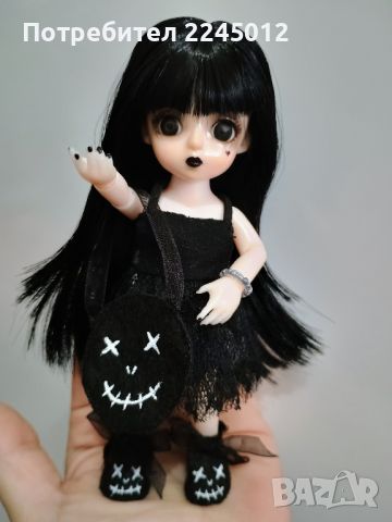 Ръчно изработена кукла Уенсдей с аксесоари , снимка 1 - Кукли - 46259090