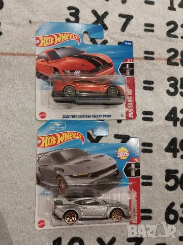 mustang hot wheels , снимка 1 - Колекции - 48712436