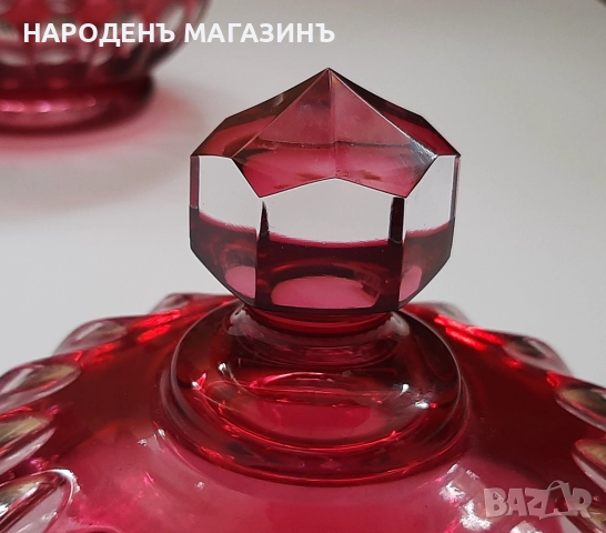 Кристална бонбониера розово червен цвят цветен кристал рядък модел, снимка 6 - Други ценни предмети - 51910944