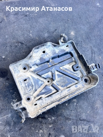 55702622. Стойка акумулатор за Фиат Гранде пунто. 2006-2011г