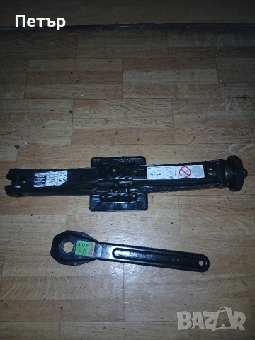 Оргинален крик алфаромео джулия,джулиета специален