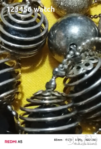 Красиво колие от кристали и метални топки, снимка 7 - Колиета, медальони, синджири - 53890866