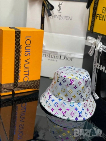 шапки prada fendi guess christian dior louis vuitton, снимка 10 - Шапки - 51458933
