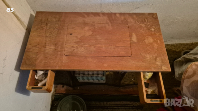 Шевна машина Veritas с масичка, снимка 2 - Шевни машини - 53582320