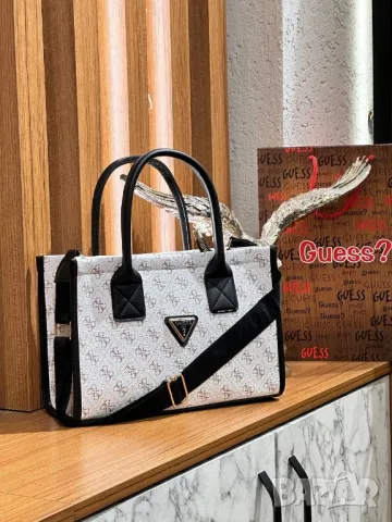 дамски чанти guess , снимка 1 - Чанти - 46863614