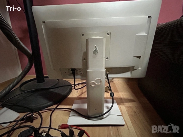 Монитор FUJITSU B22W-6 LED, снимка 8 - Монитори - 53306809