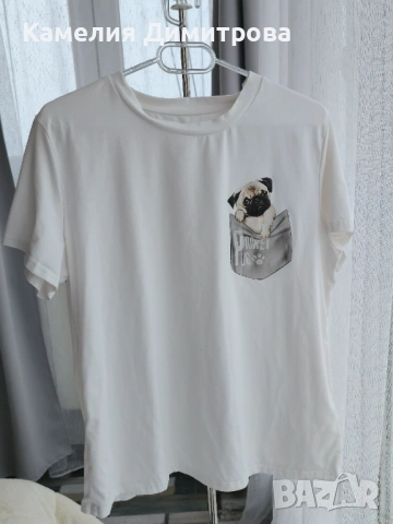 Бяла тениска с мопс в джоб “Pocket Pug”