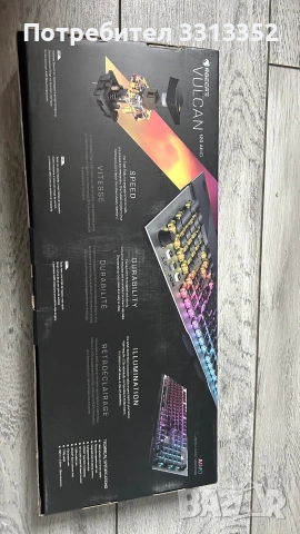 Механична клавиатура Roccat Vulcan 120 AIMO RGB , снимка 2 - Клавиатури и мишки - 54086235