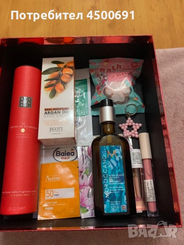 Козметична кутия с продукти на известни марки 