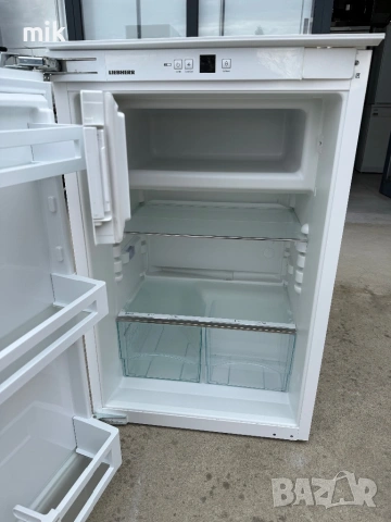 Малък хладилник за вграждане Либхер Като НОВ, снимка 4 - Хладилници - 54042368