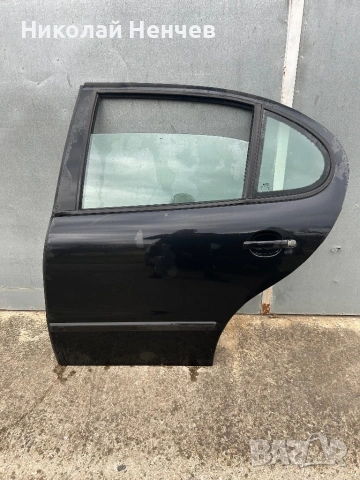 Черна задна лява врата за Сеат Леон оборудвана
