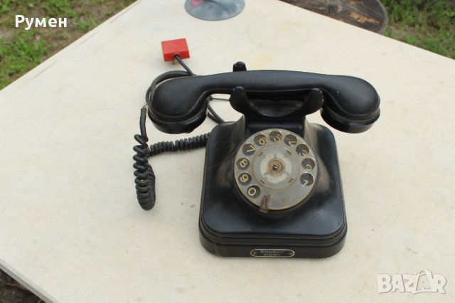 Телефон ретро, снимка 1 - Антикварни и старинни предмети - 45851459