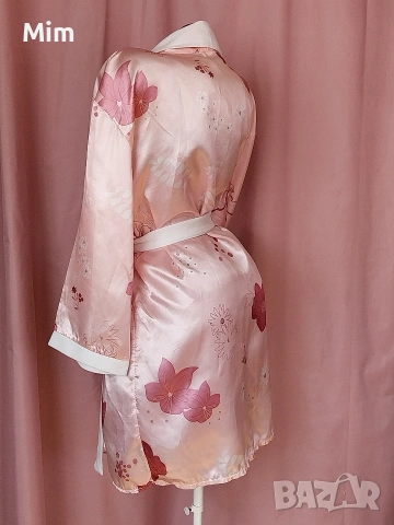 L/XL Сатенен розов халат на цветя , снимка 5 - Нощници - 53842950
