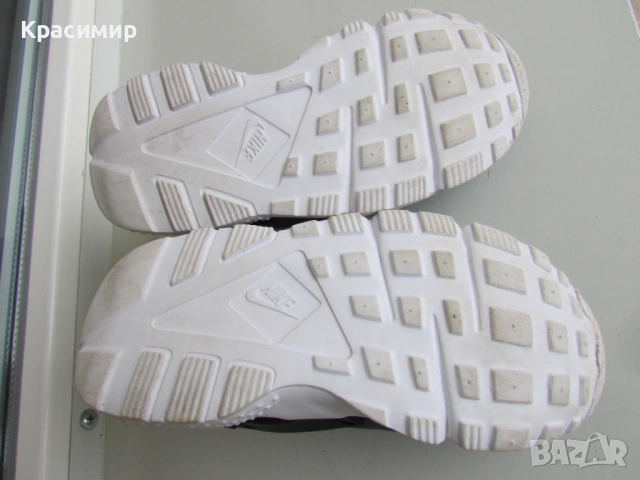 Детски маратонки Nike Air Huarache, снимка 9 - Детски маратонки - 54026938