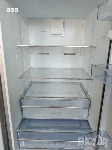 Хладилник с фризер Beko RCNA-365 E30 ZX, снимка 3 - Хладилници - 52239810